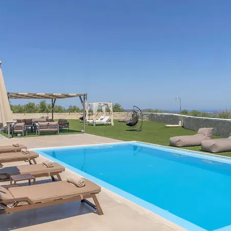 Lux Solis - With 2 Pools *