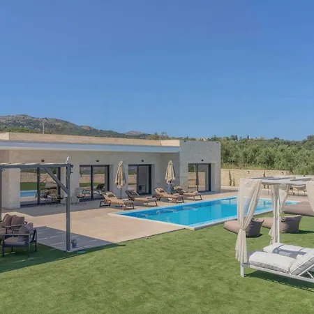 Lux Solis - With 2 Pools